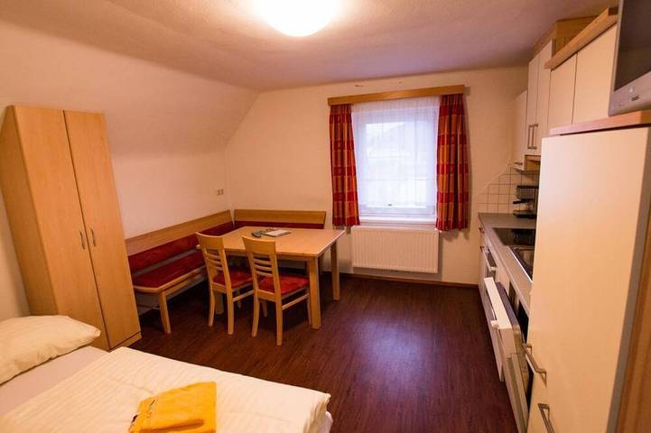 Appartement Nr. 31, Toilette und Dusche getrennt - Gästehaus Leypold in Murau, Murau (Kreischberg)
