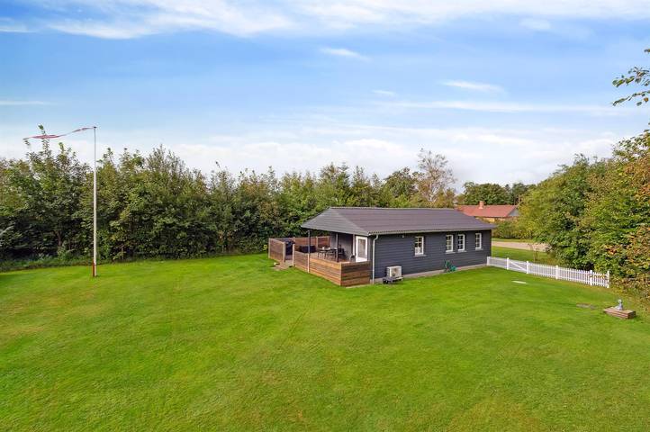 Ferieudlejning for 5 personer, med terrasse i Limfjorden