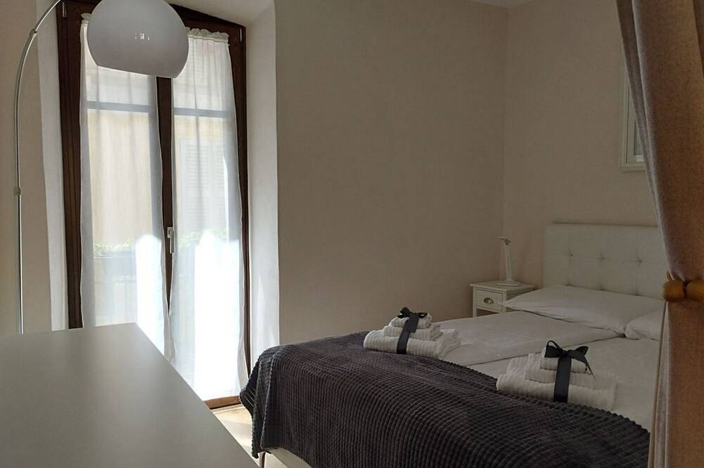 Entire apartment, Cir 10302800081It is right in the heart of Domodossola that we find the Il Bottaio apartment, a very bright 50sqm apartment even if located in one of the side streets of Piazza del Mercato because it is double exposed with balconies on both sides. Il Bot in Domodossola, Comune di Domodossola