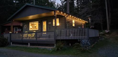 Log Cabin for 4 People in Vancouver Island, British Columbia, Photo 3