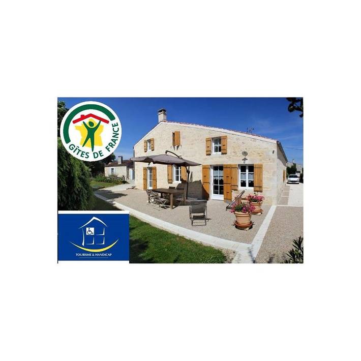 Location de vacances pour 4 personnes, avec Terrasse ainsi que Jardin et Vue à Saint-Porchaire