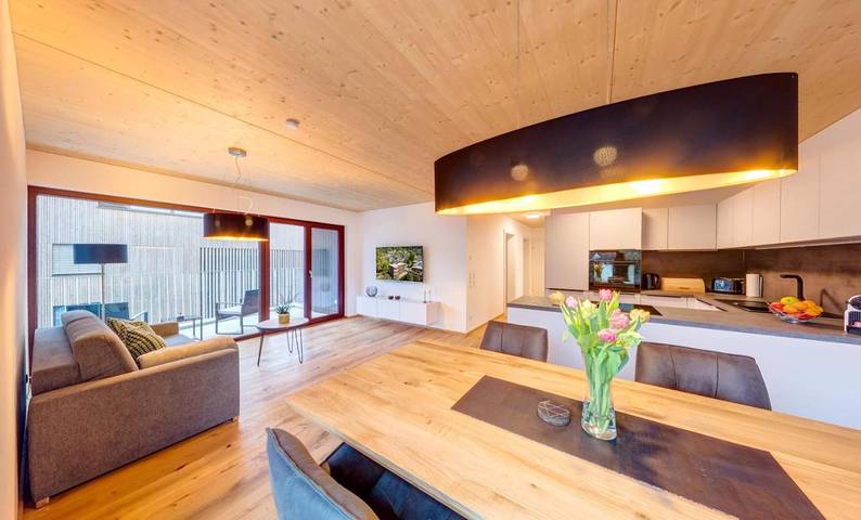 Ferienwohnung für 6 Personen, mit Balkon und Terrasse sowie Garten und Ausblick in Dornbirn