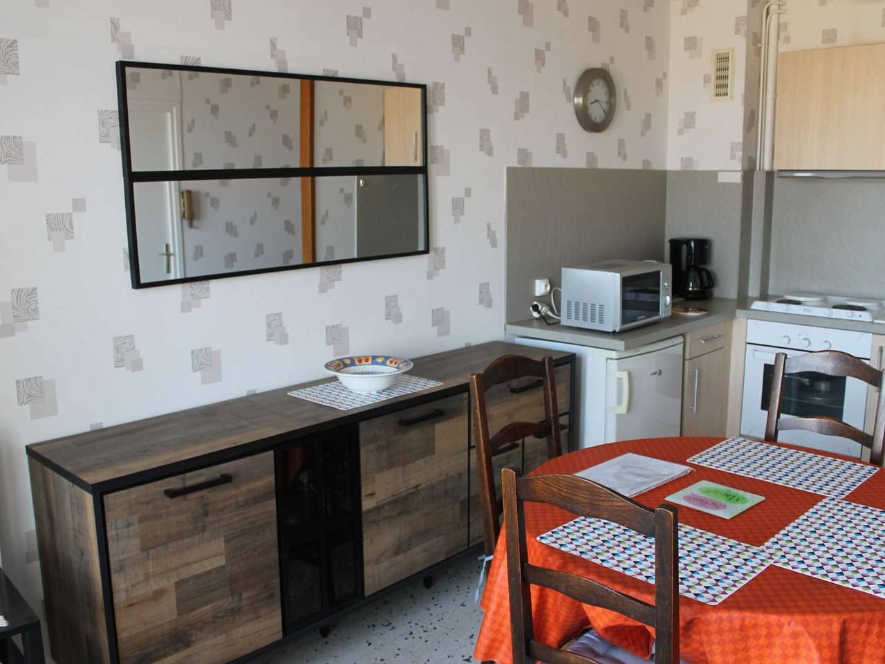 Apartamento entero, Encantador T2 en Berck-sur-Mer con balcón frente al mar in Berck Plage, Berck