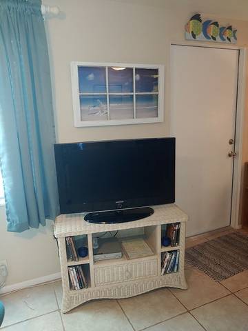 Log Cabin for 2 People in Holmes Beach, Tampa Bay, Photo 4