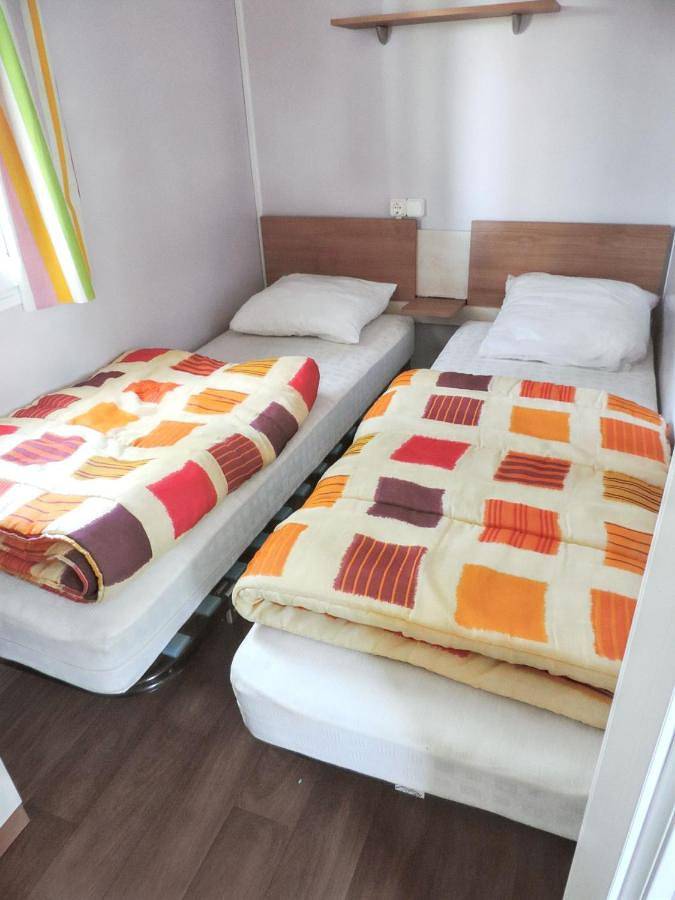 Location de vacances pour 6 personnes, avec piscine ainsi que jardin et vue sur le lac, animaux acceptés à Rochechouart - 4