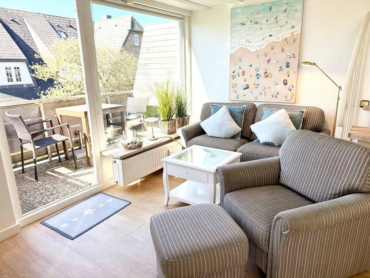 Ganze Wohnung, Individuell eingerichtetes Ferienappartement im Ober- und Dachgeschoss in Wenningstedt, Sylt