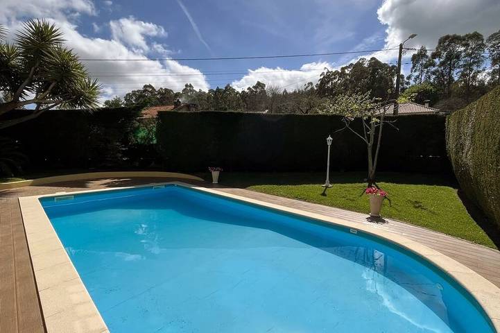 Location de vacances pour 7 personnes, avec Terrasse et Jardin dans Freixo