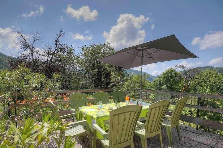 Location de vacances pour 8 personnes, avec Jardin dans Boyeux-Saint-Jérôme