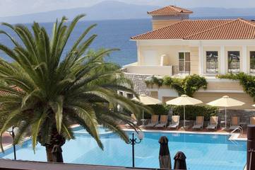 Hôtel pour 3 personnes, avec jardin ainsi que jacuzzi et piscine dans Mikra Mandinia