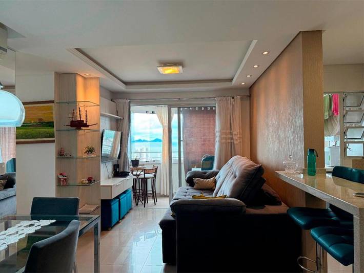 Casas e apartamentos de temporada para 6 pessoas, com balcão e piscina e ainda vista em Capoeiras