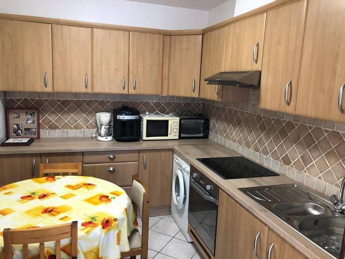 Gîte pour 5 personnes, avec Balcon et Vue à Les Mayons