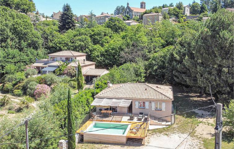 Location de vacances pour 6 personnes, avec terrasse ainsi que jardin et piscine à Bordezac - 2