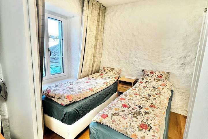 Ganze Wohnung, 2Br 4mins walk Thalwil Station Parking Historical in Thalwil, Kanton Zürich