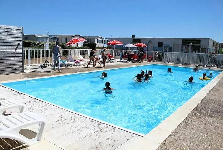 Bungalow für 10 Personen, mit Pool und Terrasse, mit Haustier in Frankreich - 2