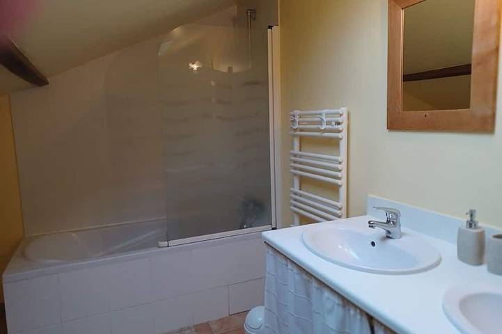 Gîte pour 10 personnes, avec jardin et terrasse à Sennevières - 3