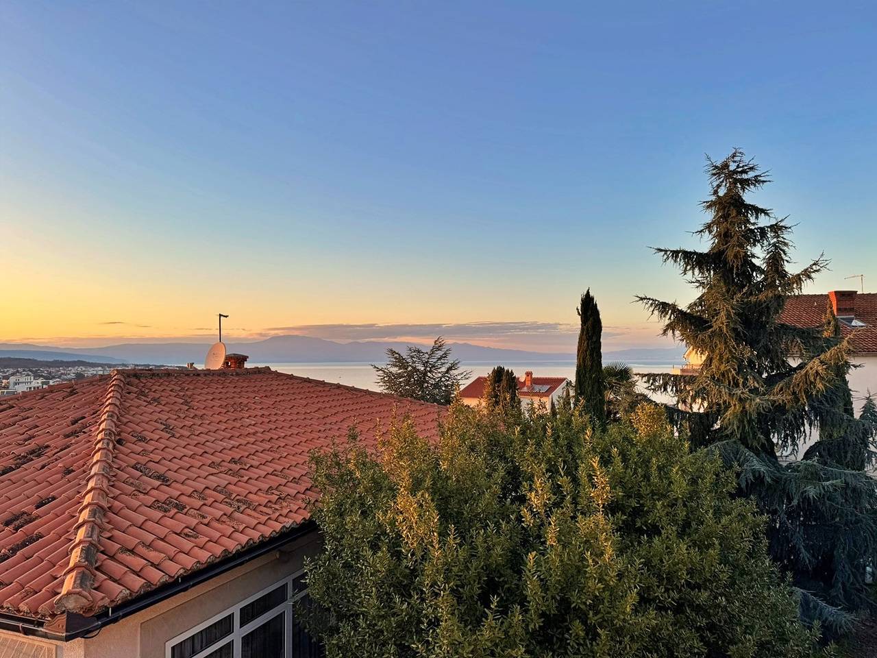 Ganze Wohnung, Apartment Katarina 2 - ruhige Lage, Haustiere willkommen, Meerblick in Zidarici, Krk