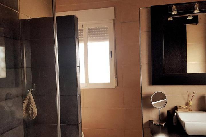 Location de vacances pour 8 personnes, avec piscine ainsi que vue et jardin à Calabardina - 3