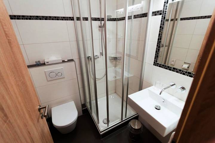 Hôtel pour 2 personnes, avec jardin ainsi que sauna et vue, animaux acceptés à Overath - 2