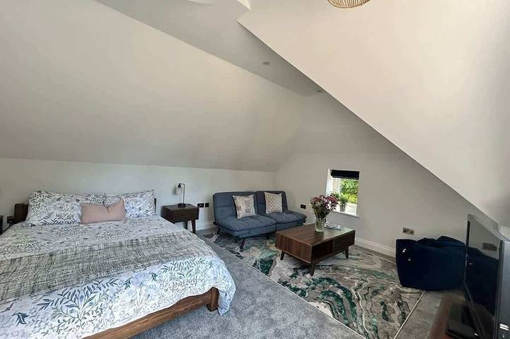 Goring River Retreat with Gym and Wellness area in Goring, North Wessex Downs