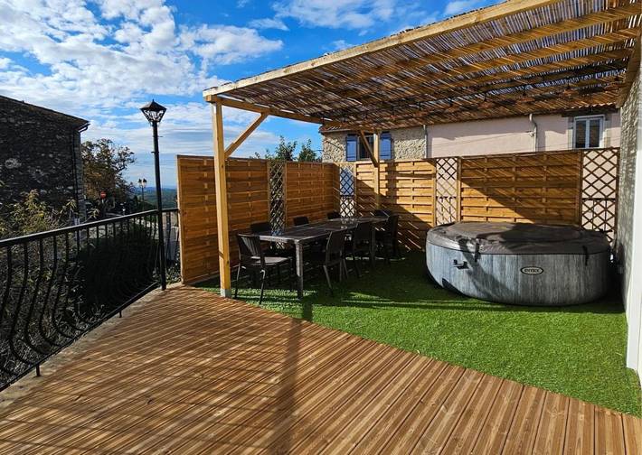Apartamento de vacaciones para 9 personas, con jardín y jacuzzi - 1