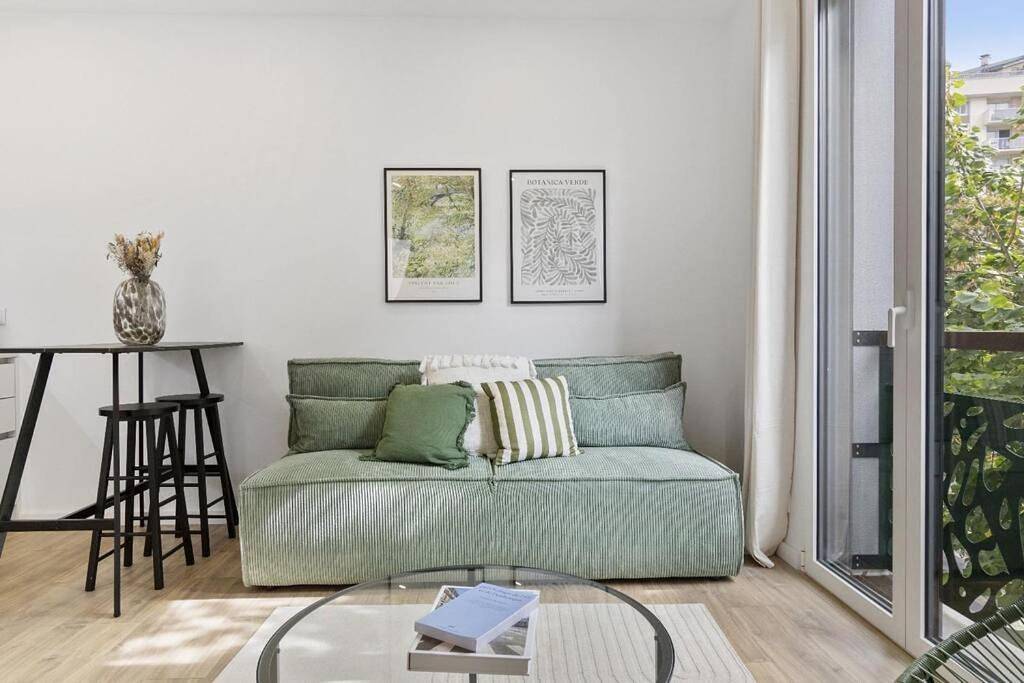 Appartement entier, One-Bedroom Apartment in Chaville, Hauts-de-Seine
