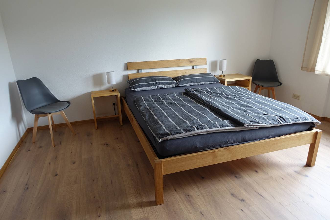 Ganze Wohnung, Frisch renovierte Ferienwohnung in Stockach nahe Bodensee (8 Min. mit dem Auto) – ruhig & zentral in Stockach, Landkreis Konstanz