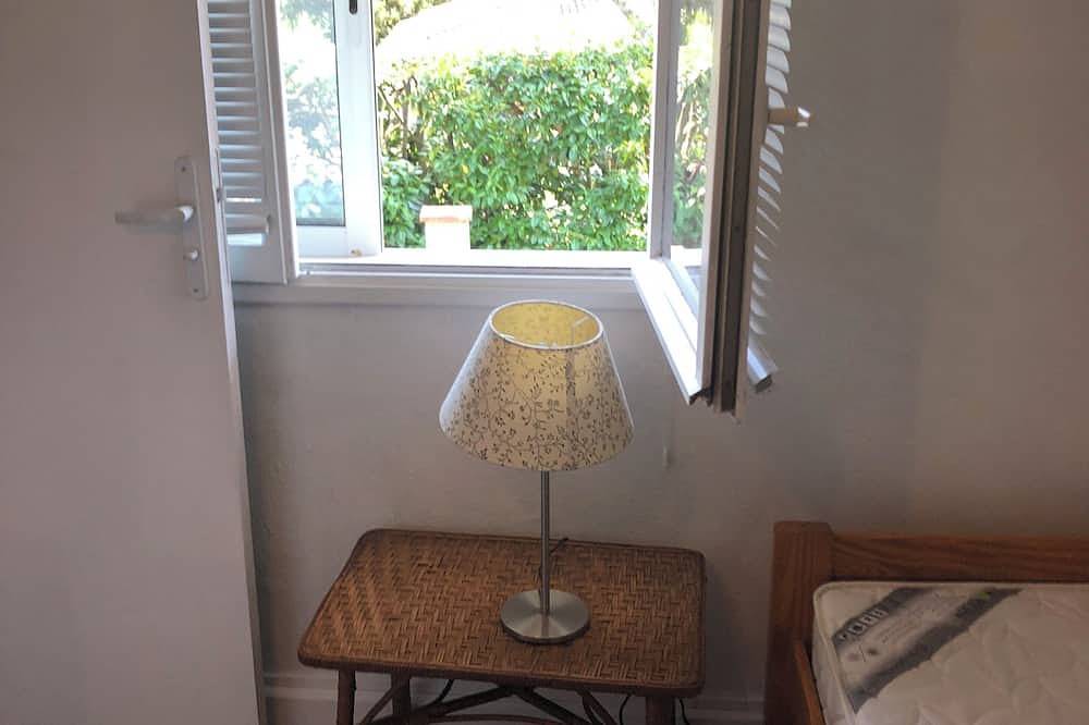 Appartement entier, Tranquil 1-bedroom studio in charming Blanquefort awaits you close to Bordeaux in Blanquefort, Région de Bordeaux