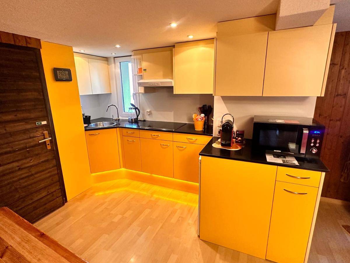 Ganze Wohnung, Bijouswiss " Yellow House" in Walensee (Heidiland), Quarten