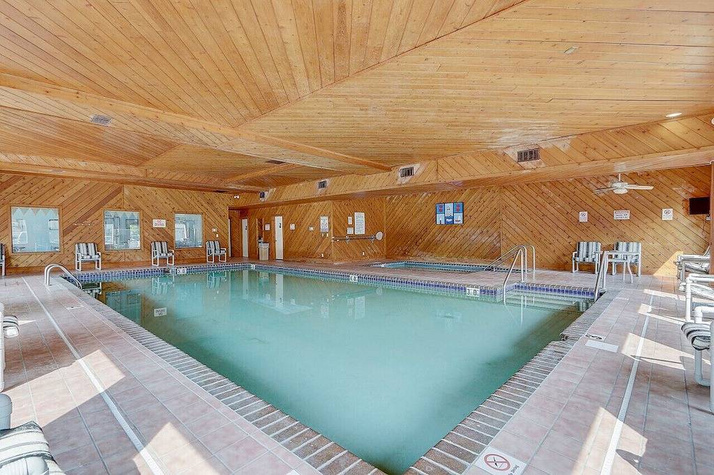 Ganze Wohnung, Lakefront & 5 Minuten zu Fuß zur Arche Noah! in Lake Delton, Sauk County