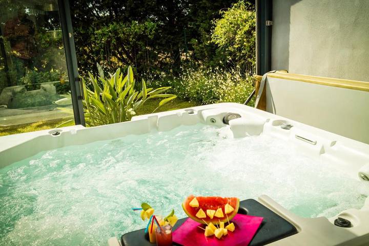 Chambre d’hôte pour 2 personnes, avec sauna et jardin ainsi que piscine et jacuzzi à Saint-Laurent-d'Aigouze - 2