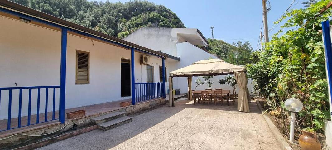 Chambre d’hôte pour 2 personnes, avec Jardin et Vue à Palmi