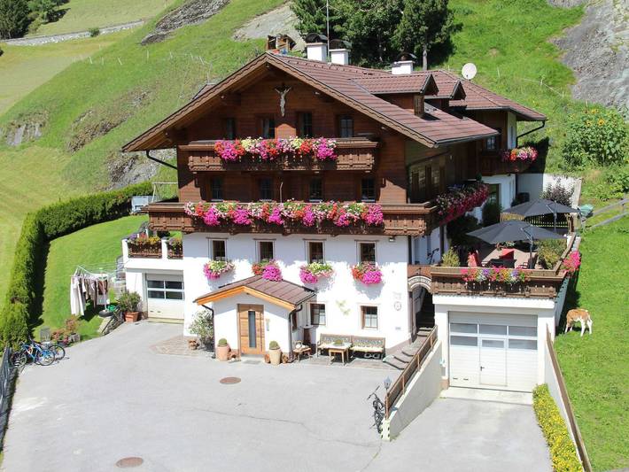 Bauernhaus für 4 Personen, mit Balkon und Terrasse sowie Garten