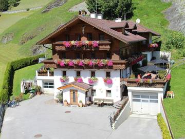 Bauernhaus für 8 Personen, mit Garten, kinderfreundlich in Prägraten am Großvenediger