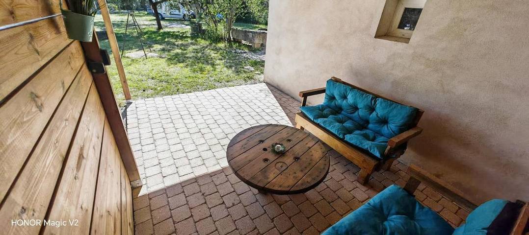 Location de vacances pour 4 personnes, avec jardin ainsi que vue et piscine, animaux acceptés à Caromb - 2