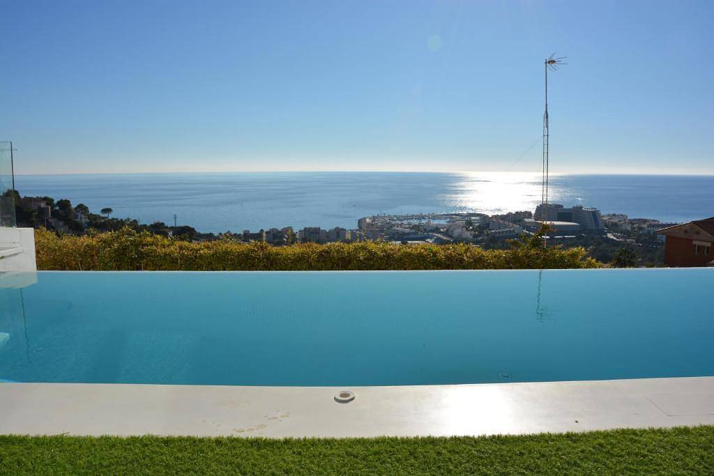 Villa Bianca   High Design   Amaizing View  10 min walk Sitges Beaches Indoor Pool Heated  Very calm Area in Sitges, Garraf