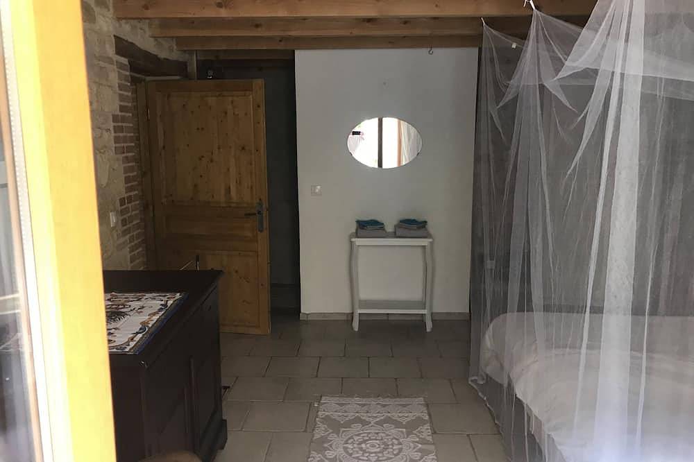 A lovely cottage where guests are in a quiet place completely private.  in Fumel, Región de Villeneuve-sur-Lot