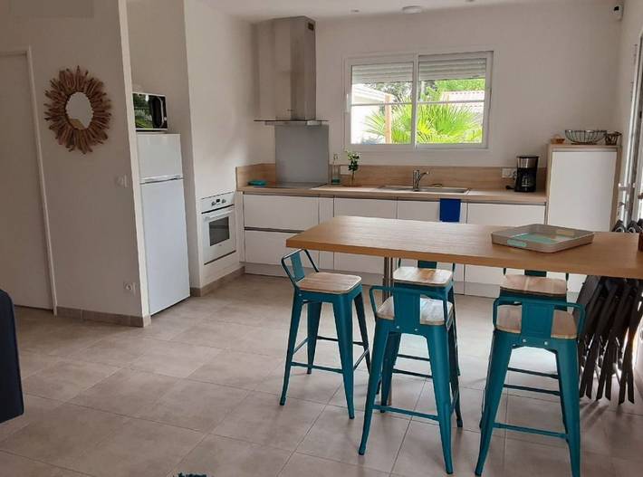 Gîte pour 4 personnes, avec jacuzzi et piscine ainsi que terrasse et jardin, animaux acceptés à Andernos-les-Bains - 2