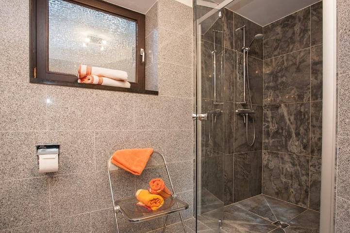 Ferienwohnung für 3 Personen, mit Balkon und Garten in Neuastenberg