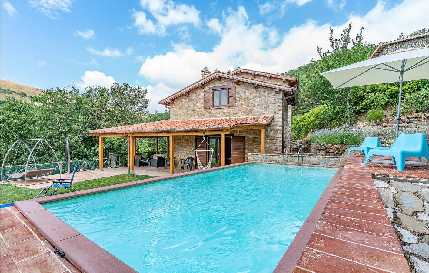 Villa Gubbio : Piscine, Parking, Cuisine. in Gubbio, Ombrie