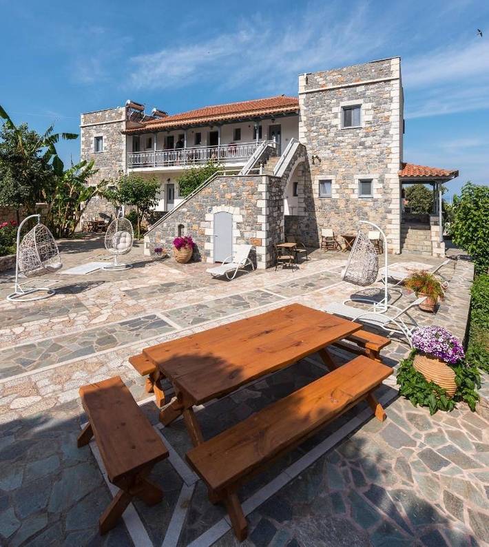 Appart’hôtel pour 2 personnes, avec Balcon et Terrasse ainsi que Jardin et Vue