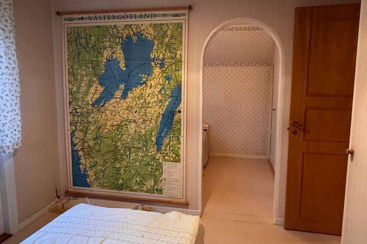 Villa & Timber Cabin’6,000 m² Estate Close to Lakes, Hiking, Cycling & Fishing in Tranemo, Västergötland