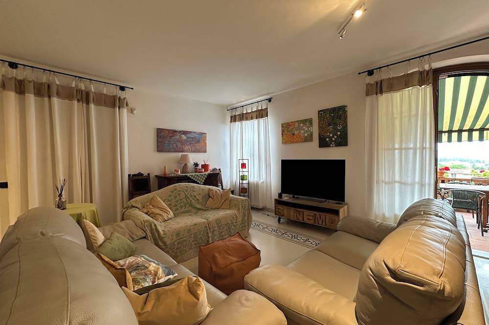 Villa Camilla 10P by Villasretreats, W/Pool, A/C, Speed Wifi, near 5 Terre in Sarzana, Regionaal Natuurpark Montemarcello-Magra-Vara