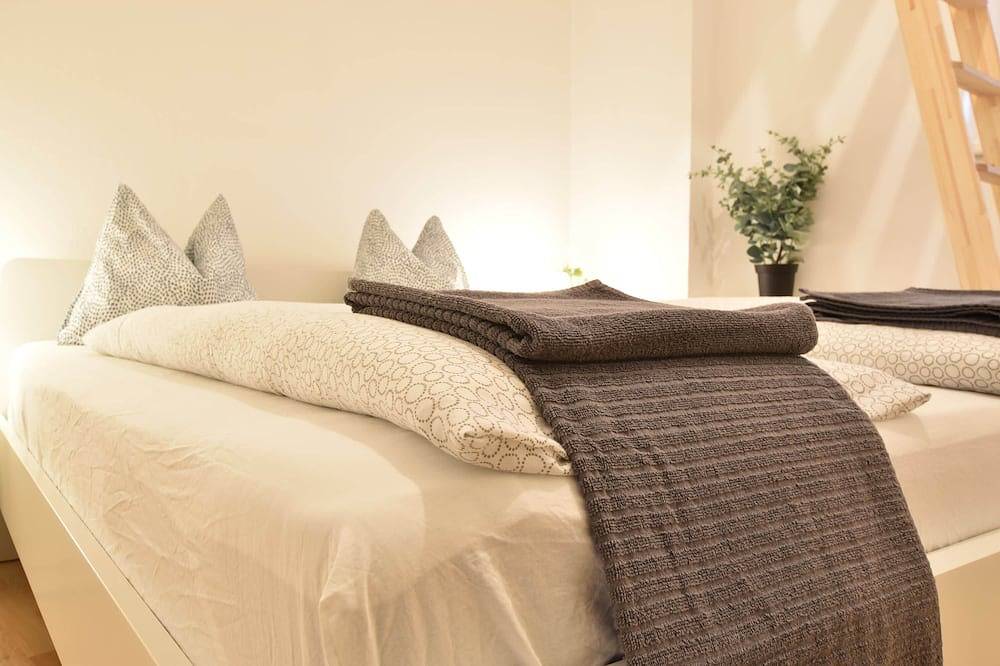 Geheel appartement, Spacious city center appartement with free parking in Innsbruck, Regio Innsbruck