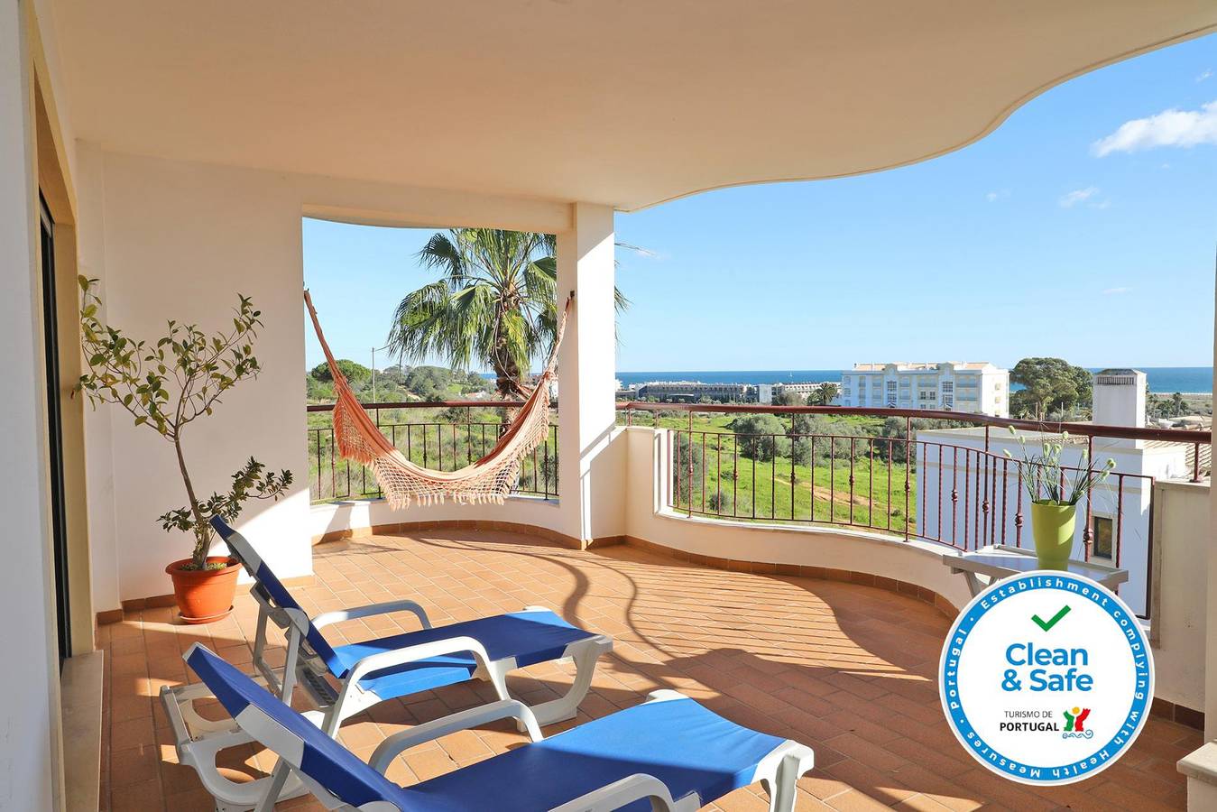 Entire apartment, B80 - Gideon Albasol 2 Bed Apartment in Lagos in São Sebastião, Lagos