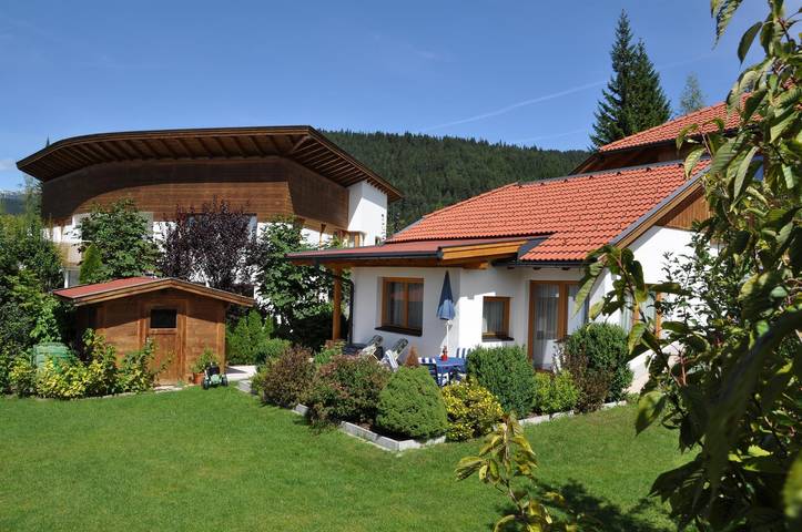 Hütte für 4 Personen, mit Balkon und Terrasse sowie Whirlpool und Garten in Seefeld in Tirol