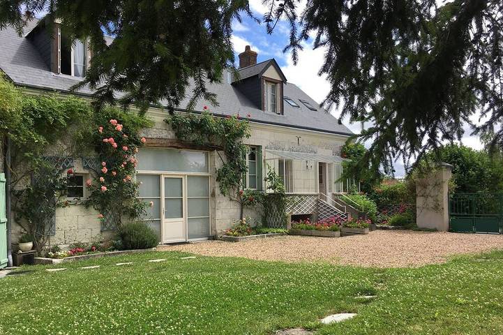 Gîte pour 12 personnes, avec jardin et jacuzzi