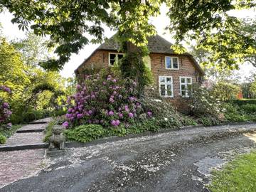 Ferienwohnung für 3 Personen, mit Garten und Terrasse sowie Ausblick in Welt