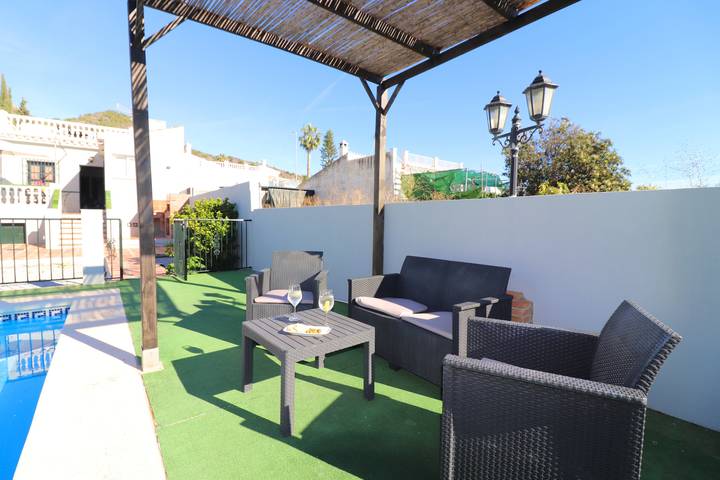 Casa rural para 5 personas, con jardín y terraza en Nerja - 2