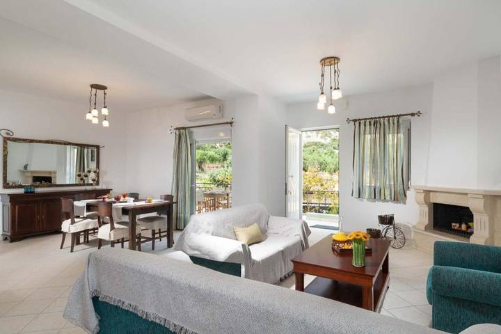Ferienhaus für 8 Personen, mit Balkon und Terrasse sowie Garten und Ausblick