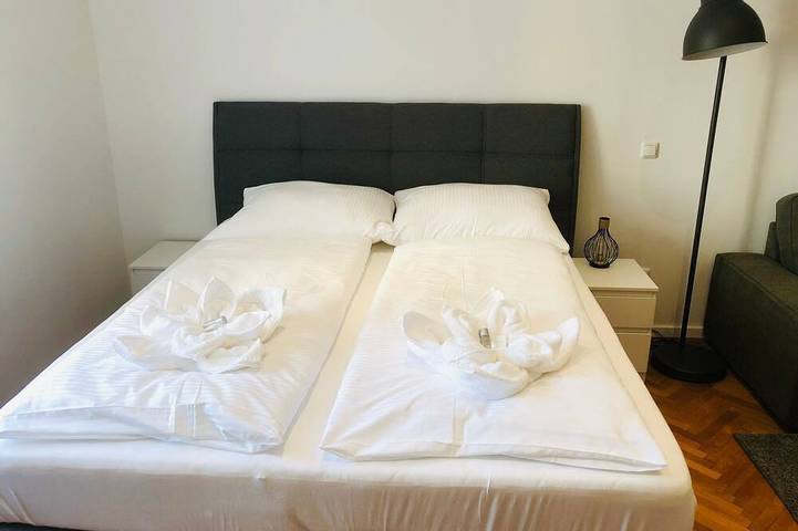 Ganze Wohnung, Studio in zentraler Lage - nur wenige Minuten zum See und Stadt in Gmunden, Bezirk Gmunden